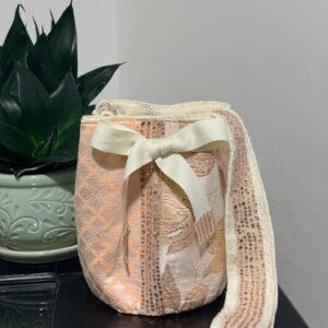 Mochila contemporánea rosada